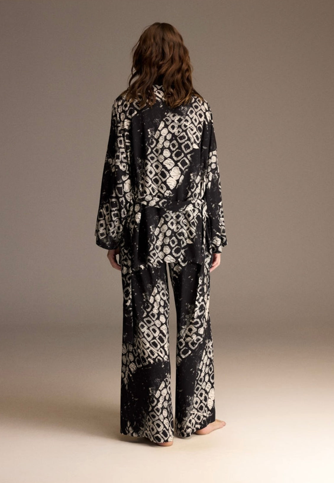 Noire Ikat Kimono Set . 1965