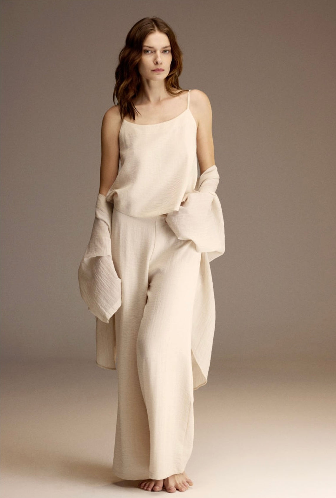 Ivory Linen Muse Set . 1951-2
