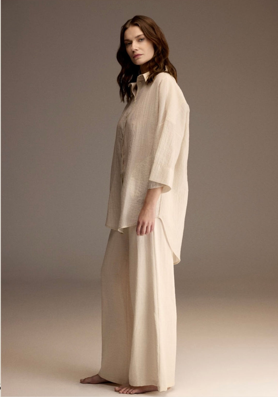 Ivory Linen Muse Shirt Set . 1952-2
